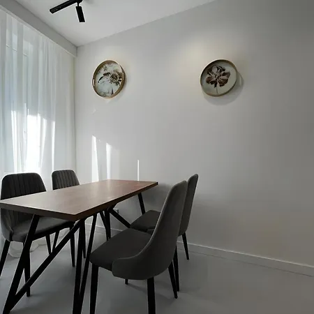 Rue des Verlain Apartment *